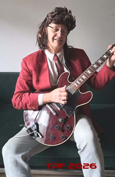 TPF 2026 mit Semiakustik-Gitarre